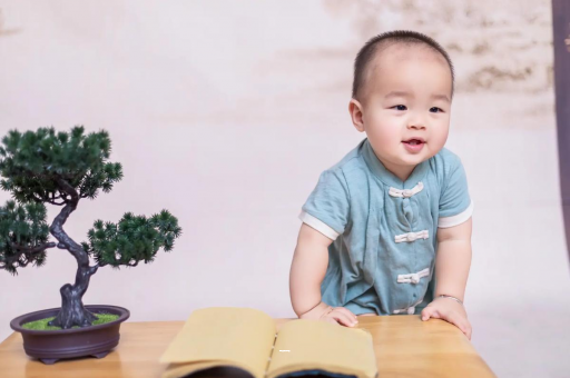 代怀生子好找吗宝宝多大可以吃辅食